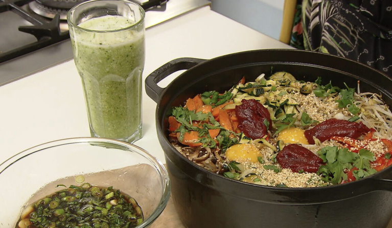 Koreaanse bibimbap met vegetarisch gehakt