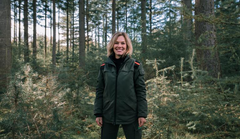 marieke binnenstebuiten in een bos