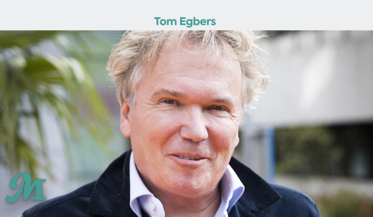 Tom Egbers ontdekt Schotland in een blauwe oldtimer