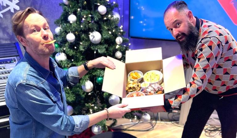 Gijs, Ramon en de borrelhapjes