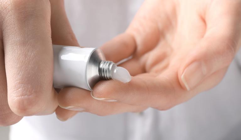 Haaienlever - Aambeienzalf - Keuringsdienst van waarde