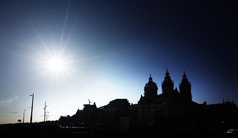 Exterieur van de nieuwe kathedraal van Sint Nicolaas waar bisschop Jan Hendriks van Haarlem-Amsterdam zijn hoofdstedelijke zetel in bezit neemt. De Nicolaasbasiliek tegenover het Centraal Station heeft daarmee de status van co-kathedraal gekregen, als cadeau van paus Franciscus voor het 750-jarige Amsterdam. ANP RAMON MANGOLD