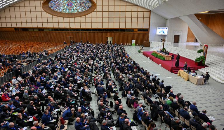 This photograph shows a view of the Paul VI hall during the second session of the second Synodal Assembly of the Churches in Italy, at the Vatican on April 1, 2025. Andreas SOLARO / AFP