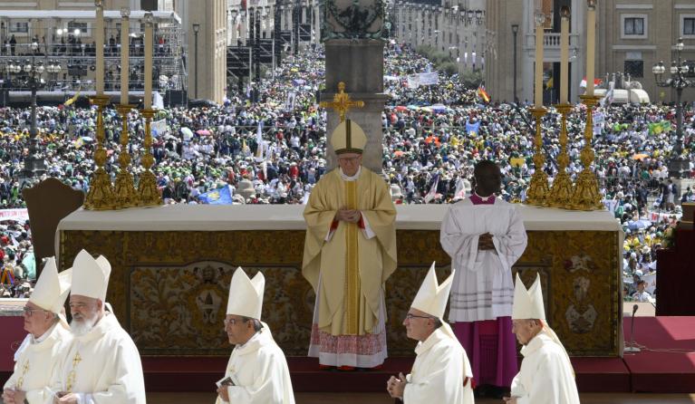  A handout picture provided by the Vatican Media shows Cardinal Pietro Parolin presiding over a Holy Mass on Divine Mercy Sunday in Saint Peter's Square at the Vatican City, 27 April 2025. Cardinal Pietro Parolin, former Secretary of State, is presiding over the second 'novendiali' mass in suffrage for Pope Francis in St. Peter's Square. EPA/VATICAN MEDIA 