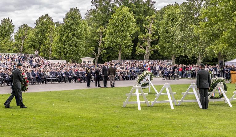 Koning Willem-Alexander en minister-president Dick Schoof wonen Memorial Day bij op de Amerikaanse begraafplaats Margraten. Het is 80 jaar geleden dat Nederland werd bevrijd. ANP MARCEL VAN HOORN