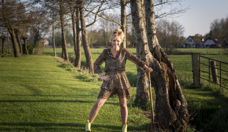 Yvon Jaspers in een weiland