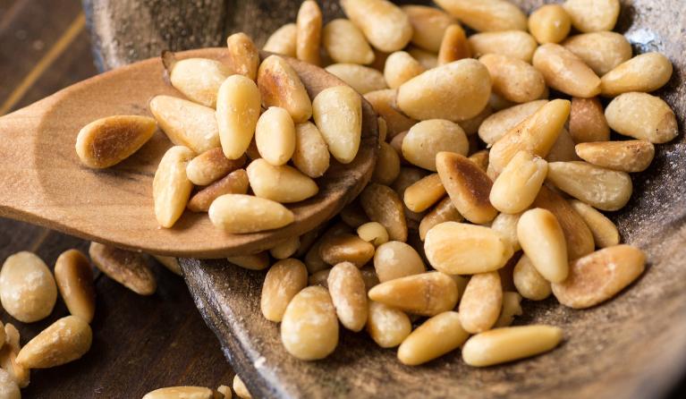 Keuringsdienst van waarde - pijnboompitten