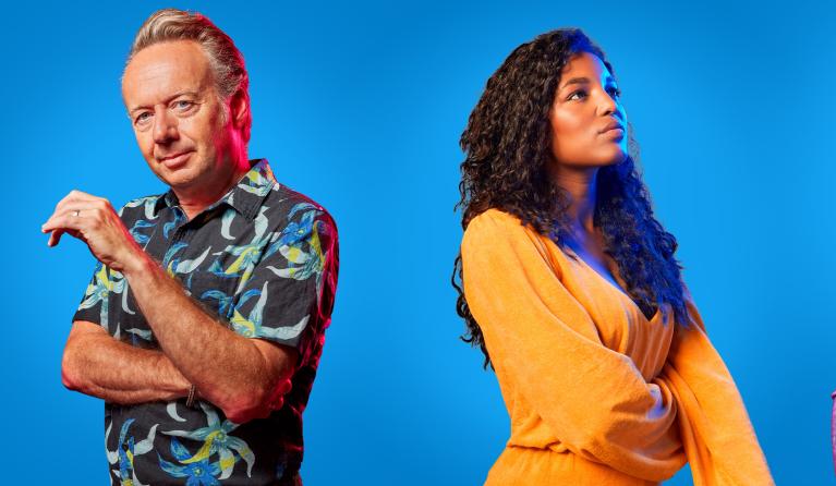 Joris Linssen, Sosha Duysker en Yvon Jaspers voor een blauwe achtergrond