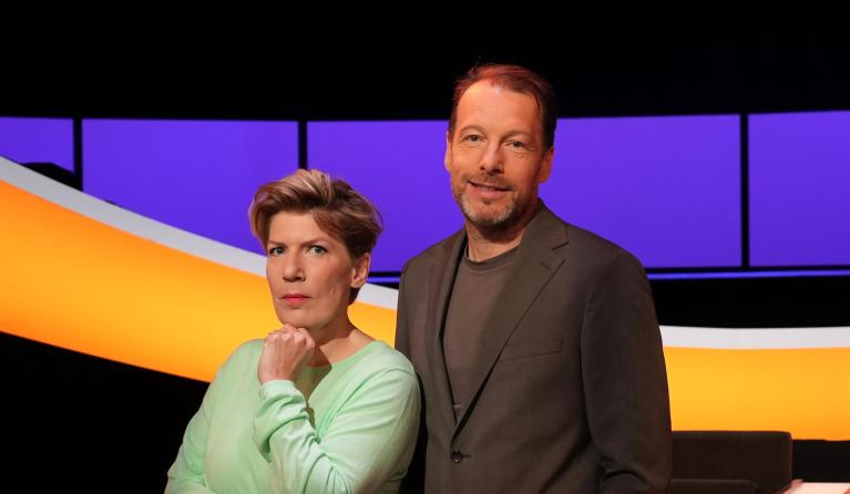 Man en vrouw in studio