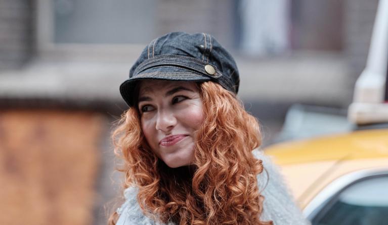 Hanna van Vliet als Emma Maas 