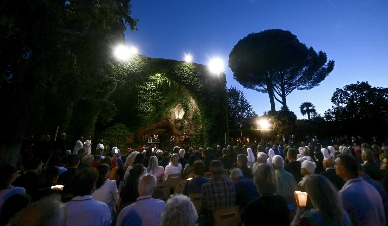 Pope Leo XIV (background-C) presides over the celebration of the conclusion of the Marian month of May, with a thanksgiving prayer and reflections on the Mother of God, at the Vatican on May 31, 2025. Filippo MONTEFORTE / AFP