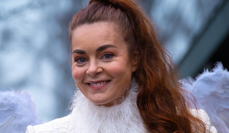 Kim-Lian van der Meij als Gabriël in De kerststal van Nederland