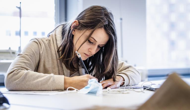Een mbo-student op school