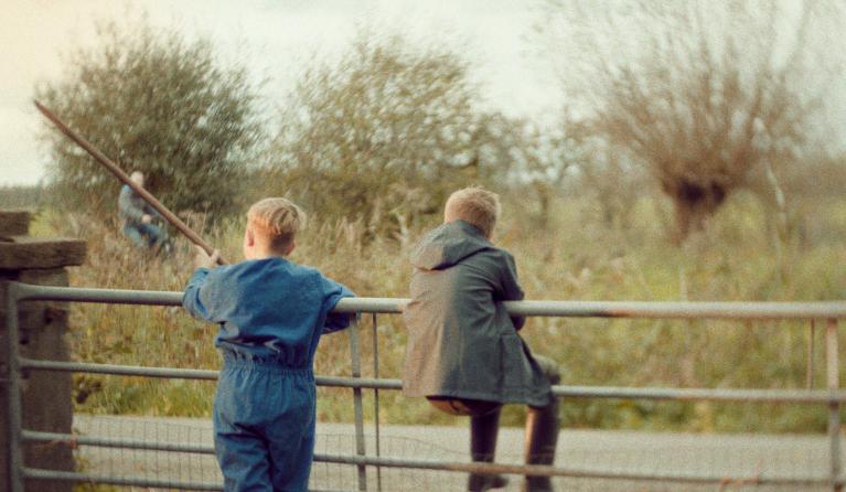 De broers Bart en Koert toen ze jong waren