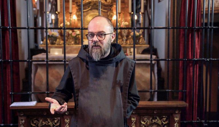 Pater Hugo in zijn kluis