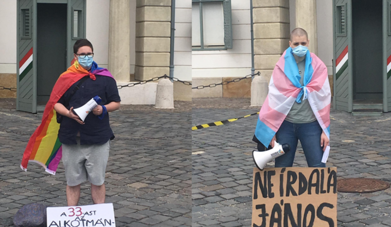 Activisten in protest tegen Artikel33 bij de residentie van de premier