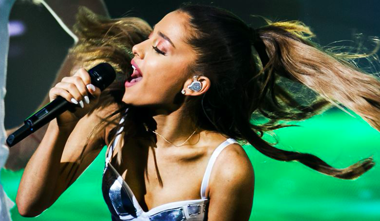 Ariana Grande tijdens een liveshow van The Voice of Holland. Foto: ANP KIPPA REMKO DE WAAL