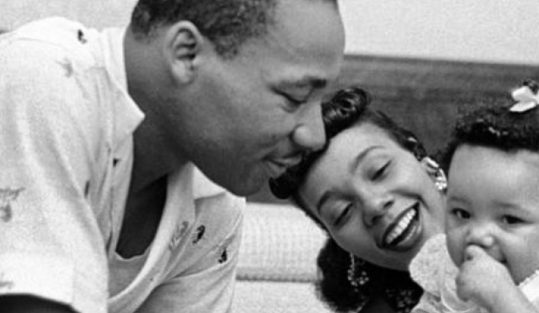 Martin Luther King met zijn vrouw Coretta Scott King en jongste dochter Bernice King
