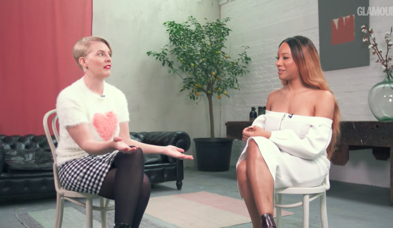 Emma Gannon en Munroe Bergdorf praten over feminsme