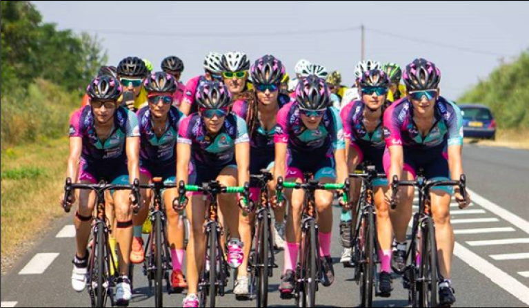 De club ‘Donnons des Elles au Vélo J-1’ onderweg