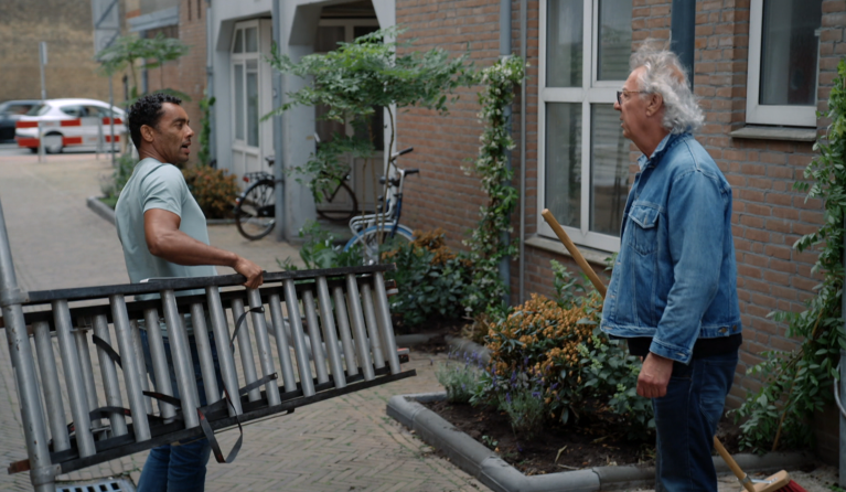 Twee mensen op straat