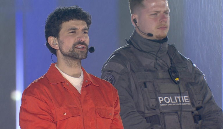 Sinan Eroglu en Dragan Bakema zingen Zwart Wit 