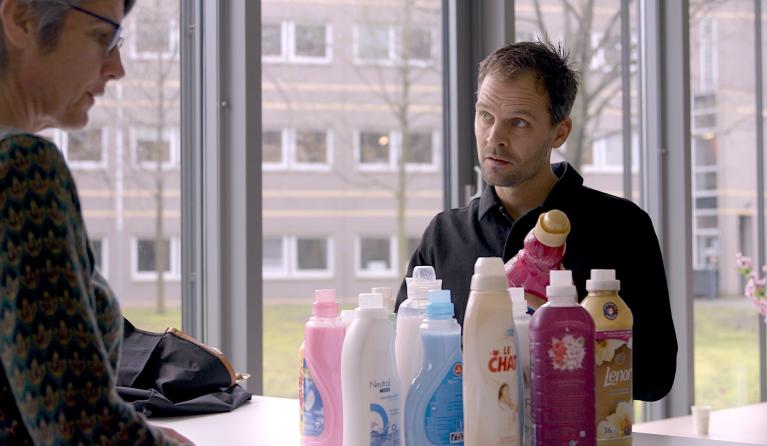 daan nieber met wasverzachter