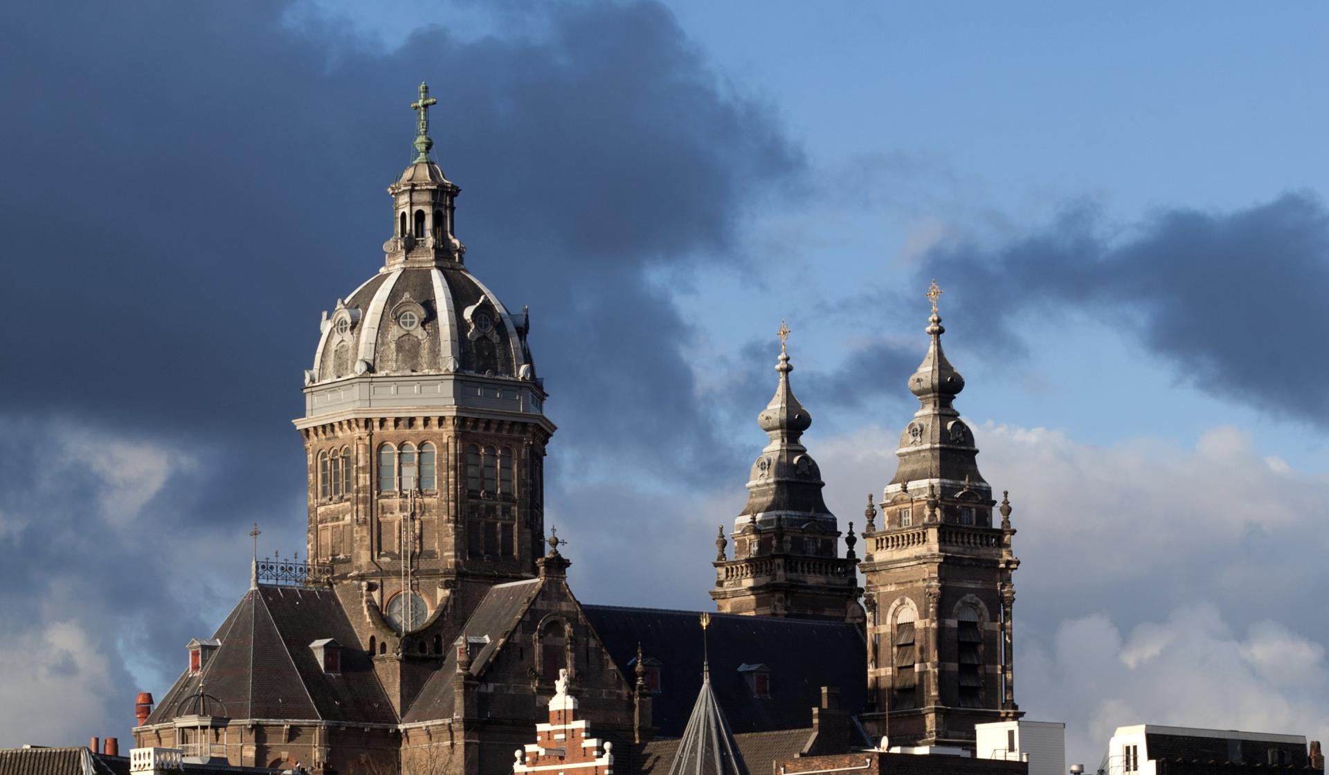Ongekend hoog aantal nieuwe katholieken in Amsterdam