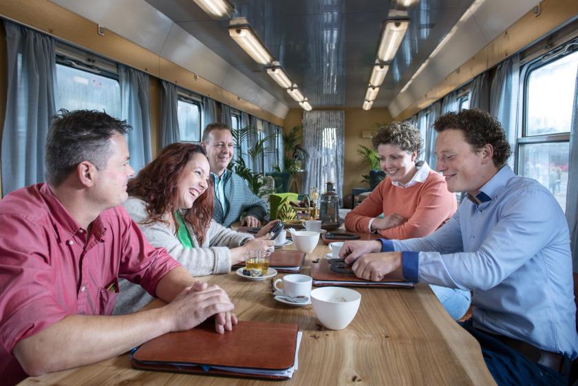 Boer zoekt Vrouw 2018 groepsfoto-boeren-in-wagon-lach-149verkleind