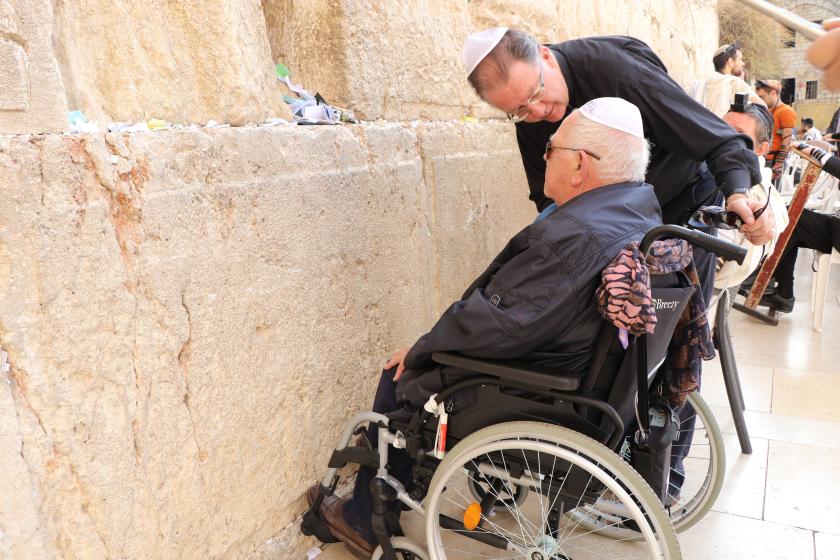 Roderick Zoekt Licht: (18.12.11) Nederland in het Heilig Land 02