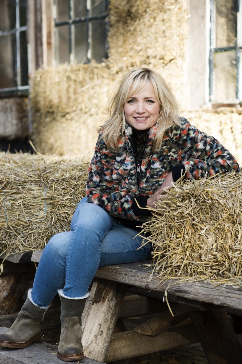 yvon-portret-hooi-totaal