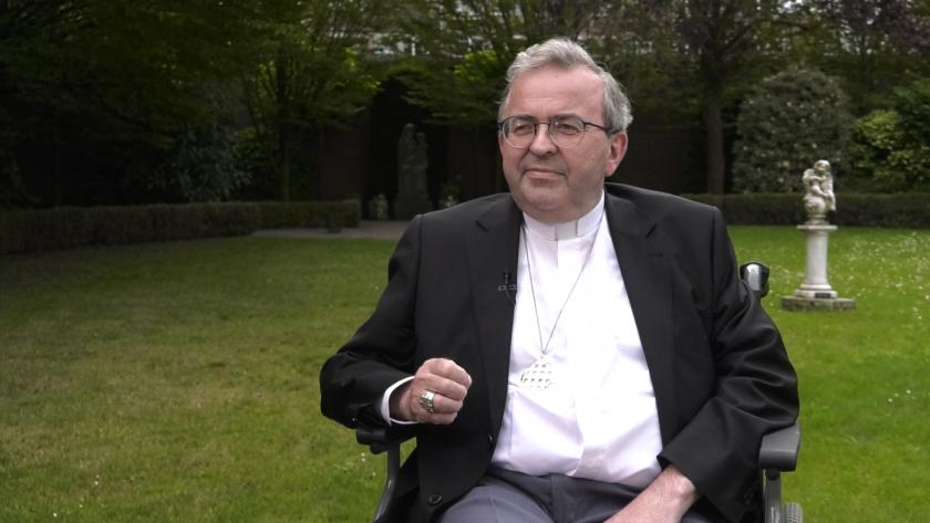 Mgr Smeets in ‘Geloofsgesprek’ Smeets