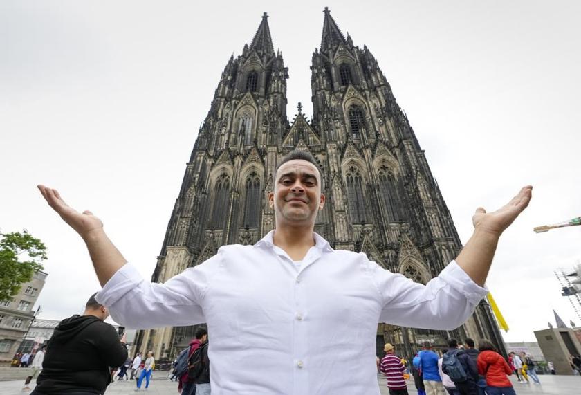 Fadel Alkhudr bij de Keulse Dom Fadel Alkhudr bij de Keulse Dom