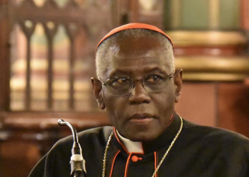 Kardinaal Robert Sarah in 2015 (Wikimedia Commons). Robert Sarah
