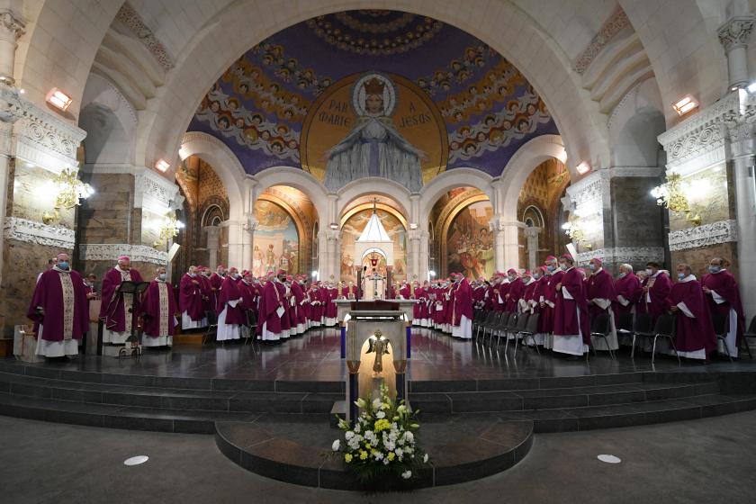 The bishops of the CEF (Conference des eveques de France) attend a mass during the annual conference of bishops of France at the basilica, in the sanctuary of Our Lady, which will have a special focus on the questions raised by the Sauve report concerning paedophilia in the French Catholic Church, in Lourdes, on November 2, 2021. The annual meeting of bishops begins on November 2, 2021 in Lourdes where they have a week to reflect on the follow-up to be given to the revelations of the Sauve report, a month after its publication, on the extent of child crime in the Catholic Church. Valentine CHAPUIS / AFP The bishops of the CEF (Conference des eveques de France) attend a mass during the annual conference of bishops of France at the basilica, in the sanctuary of Our Lady, which will have a special focus on the questions raised by the Sauve report concerning paedophilia in the French Catholic Church, in Lourdes, on November 2, 2021. The annual meeting of bishops begins on November 2, 2021 in Lourdes where they have a week to reflect on the follow-up to be given to the revelations of the Sauve report, a month a