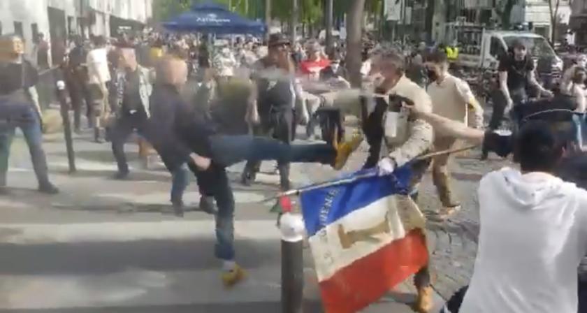 Aanval op processie Aanval op processie