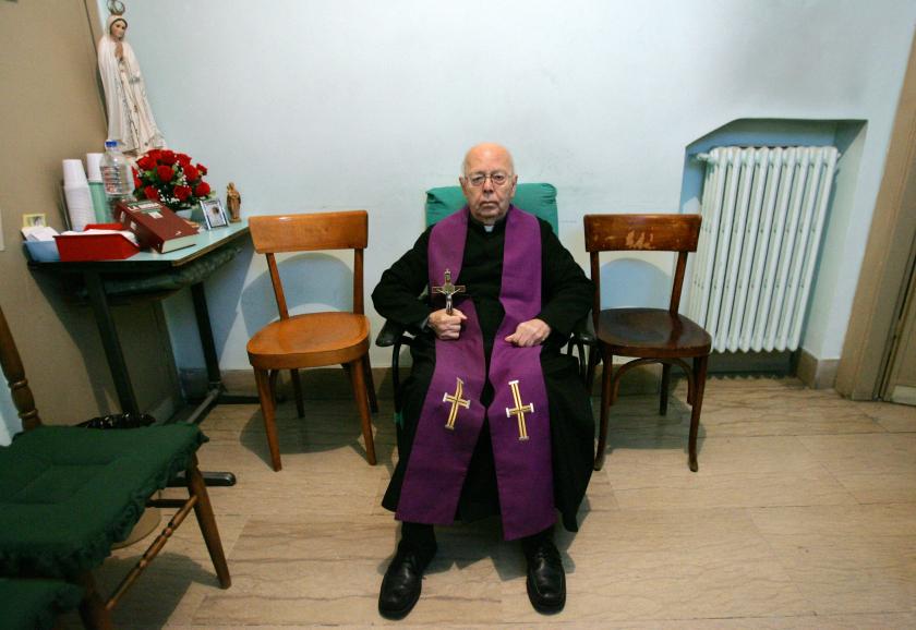 Don Gabriele Amorth, an exorcist in the diocese of Rome and the president of honour of the Association of Exorcists poses, 10 October 2005 in Rome. For the second time a exorcism seminary will take place in Vatican city, 13 October 2005. Don Gabriele Amorth, an exorcist in the diocese of Rome and the president of honour of the Association of Exorcists poses, 10 October 2005 in Rome. For the second time a exorcism seminary will take place in Vatican city, 13 October 2005. AFP PHOTO / GIULIO NAPOLITANO