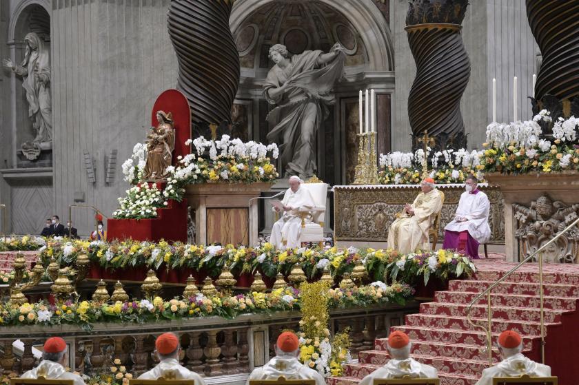 Pope Francis gives his homily at the Easter Vigil Mass in Saint Peter's Basilica at the Vatican, 16 April 2022. EPA/CLAUDIO PERI Pope Francis gives his homily at the Easter Vigil Mass in Saint Peter's Basilica at the Vatican, 16 April 2022.