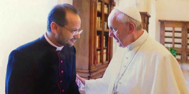 Yoannis Lahzi Gaid en paus Franciscus Yoannis Lahzi Gaid en paus Franciscus