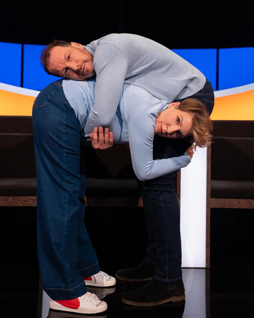 Herman en Paulien in De slimste mens - awkward family shoot