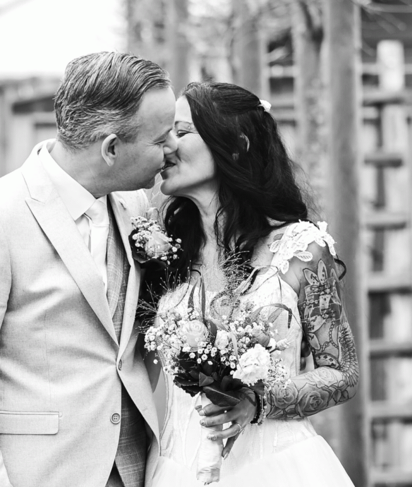 Angelo en Angelique op hun trouwdag 