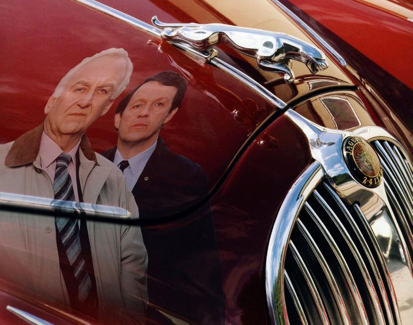 Inspector Morse Weerspiegeling van Inspector Morse in de rode jaguar