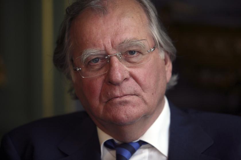 NCRV Portret van Huub Oosterhuis in De Nieuwe Kerk te Amsterdam tijdens De Gouden Lieddag, waar teksten van hem door diverse gasten vertolkt worden. NCRV Portret van Huub Oosterhuis in De Nieuwe Kerk te Amsterdam tijdens De Gouden Lieddag, waar teksten van hem door diverse gasten vertolkt worden.