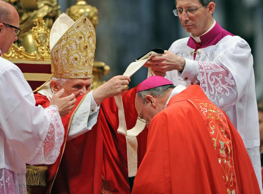 Pope Benedict XVI gives Pallium to Archibishop Andre-Mutien Leonard of Belgium during a solemn mass to celebrate the feast of Saints Peter and Paul in Saint Peter's Basilica at the Vatican, 29 June 2010. EPA/CLAUDIO ONORATI Pope Benedict XVI gives Pallium to Archibishop Andre-Mutien Leonard of Belgium during a solemn mass to celebrate the feast of Saints Peter and Paul in Saint Peter's Basilica at the Vatican, 29 June 2010. EPA/CLAUDIO ONORATI