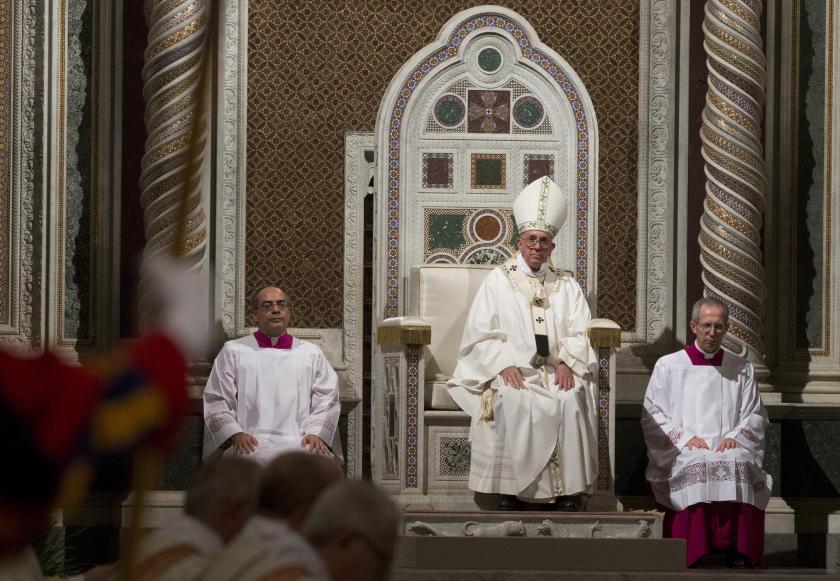 Pope Francis (C) leads a Holy Mass in Saint John Basilica with the consecration of Bishop Angelo De Donatis appointed as Auxiliary Bishop of Roma, in Vatican City, 09 November 2015. EPA/CLAUDIO PERI Pope Francis (C) leads a Holy Mass in Saint John Basilica with the consecration of Bishop Angelo De Donatis appointed as Auxiliary Bishop of Roma, in Vatican City, 09 November 2015. EPA/CLAUDIO PERI