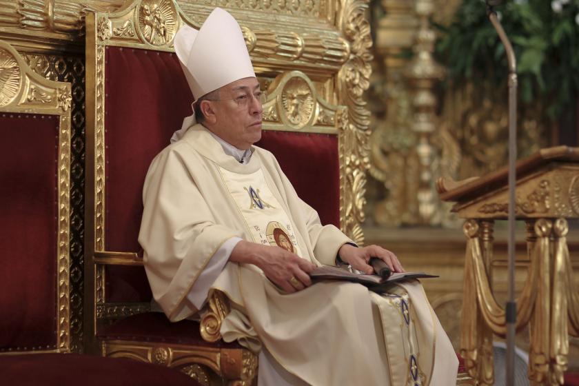 Honduran Cardinal Oscar Andres Rodriguez presides over Mass on Resurrection Sunday, at the Metropolitan Cathedral of San Miguel Arcangel in Tegucigalpa, Honduras, 16 April 2017. EPA/Gustavo Amador Honduran Cardinal Oscar Andres Rodriguez presides over Mass on Resurrection Sunday, at the Metropolitan Cathedral of San Miguel Arcangel in Tegucigalpa, Honduras, 16 April 2017. EPA/Gustavo Amador