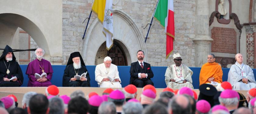 The first Primate of new Armenian diocese of France Norvan Zakarian, the archbishop of Canterbury Rowan Douglas Williams, the Greek Orthodox church patriarch Bartolomew I, Pope Benedict XVI, the representative for Israel Rabbi, Rabbi David Rosen, The President and Founder of the Ifa Heritage Institute Professor Wande Abimbola, the representative for the Hinduism religioon Acharya Shri Shrivasta Goswani and the head of the Jogye Order of Korean Buddhism Ja Seung take place outside San Francisco basilica during the interreligious talks on October 27, 2011 in Assisi. Pope Benedict XVI leads during the day the 25th Interreligious talks, a "journey of reflection, dialogue and prayer for peace and justice in the world" held in St. Francis of Assisi's birthplace, with four leading atheist intellectuals taking part for the first time. AFP PHOTO / ALBERTO PIZZOLI ALBERTO PIZZOLI / AFP The first Primate of new Armenian diocese of France Norvan Zakarian, the archbishop of Canterbury Rowan Douglas Williams, the Greek Orthodox church patriarch Bartolomew I, Pope Benedict XVI, the representative for Israel Rabbi, Rabbi David Rosen, The President and Founder of the Ifa Heritage Institute Professor Wande Abimbola, the representative for the Hinduism religioon Acharya Shri Shrivasta Goswani and the head of the Jogye Order of Korean Buddhism Ja Seung take place outside San Francisco basilica duri