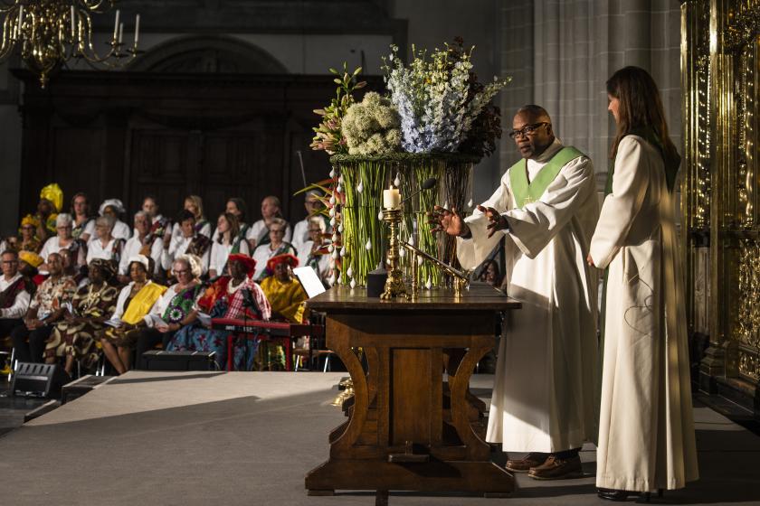 Rosaliene Isräel, predikant van de Protestantse Kerk Amsterdam, en Duncan Wielzen Rosaliene Isräel, predikant van de Protestantse Kerk Amsterdam, en Duncan Wielzen