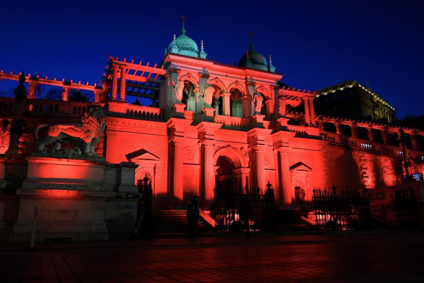 ed lights illuminate the Varkert Bazar historic building to mark Red Wednesday, the international day of solidarity with persecuted Christians, in the Buda Castle district of Budapest, Hungary, 22 November 2023 ed lights illuminate the Varkert Bazar historic building to mark Red Wednesday, the international day of solidarity with persecuted Christians, in the Buda Castle district of Budapest, Hungary, 22 November 2023