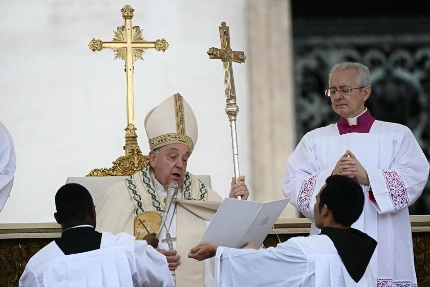Paus Franciscus spreek de canonisatieformule uit; Vaticaanstad, 20 oktober 2024. Paus Franciscus spreek de canonisatieformule uit; Vaticaanstad, 20 oktober 2024.